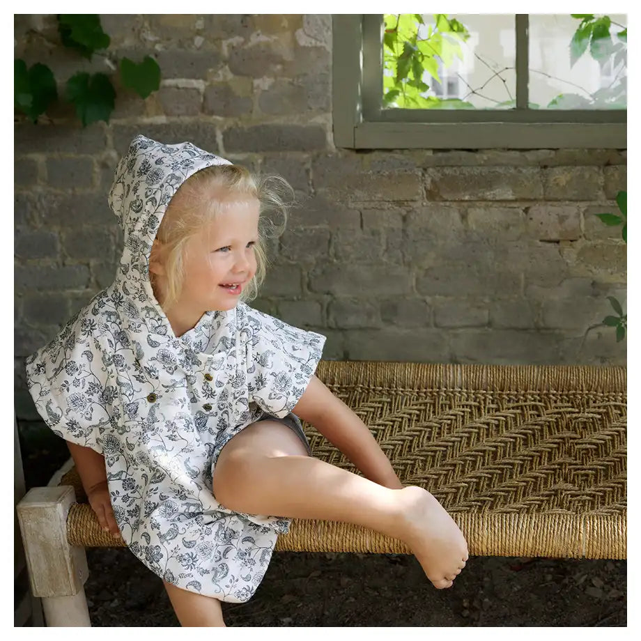 Elodie Bath Poncho (Garden Leo Toile)
