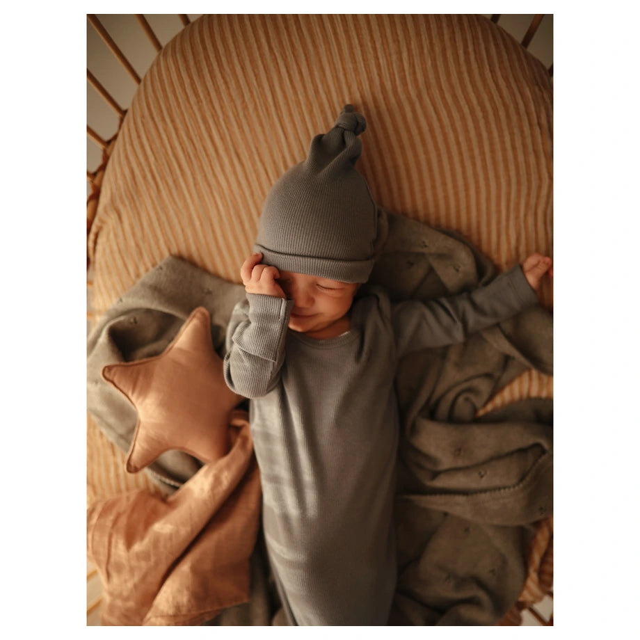 Mushie Ribbed Knotted Baby Gown (Gray Melange)