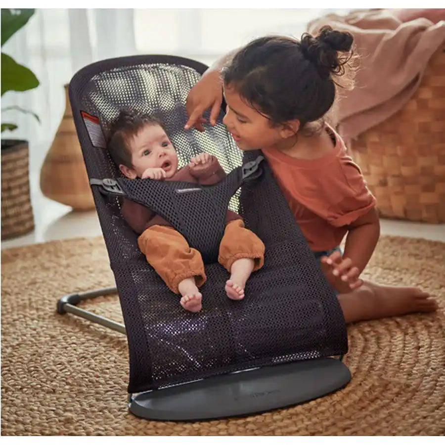 BabyBjörn Bouncer Bliss - شبكي (أنثراسايت) BabyBjörn Bouncer Bliss - شبكي (أنثراسايت)