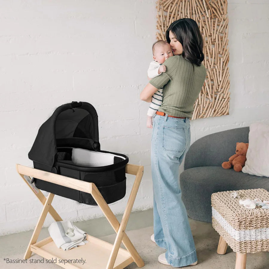 إطار Uppababy Bassinet V3 Jake Charcoal Carbon إطار Uppababy Bassinet V3 Jake Charcoal Carbon