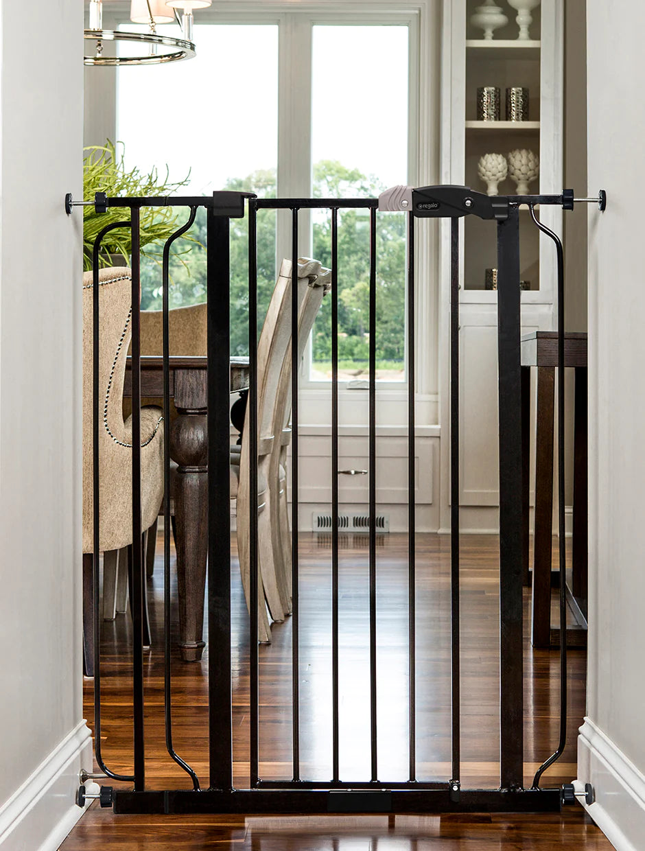 Regalo - Easy Step Extra Tall Black Safety Gate (92 x 104 cm)