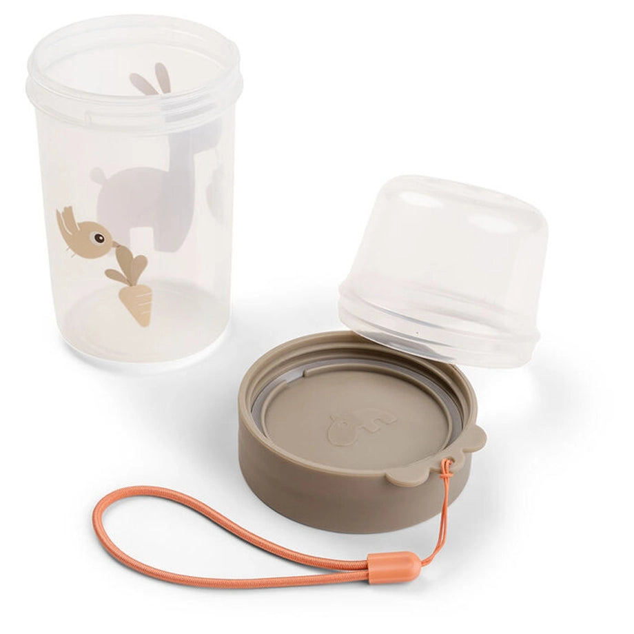 Done By Deer To Go 2-Way Snack Container L Lalee Sand (Sand)