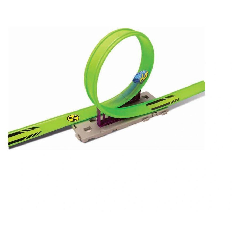 Maisto Fresh Metal 100 Scorpion’s Revenge Track Set with Die-cast Car (1:64, Green/Yellow)