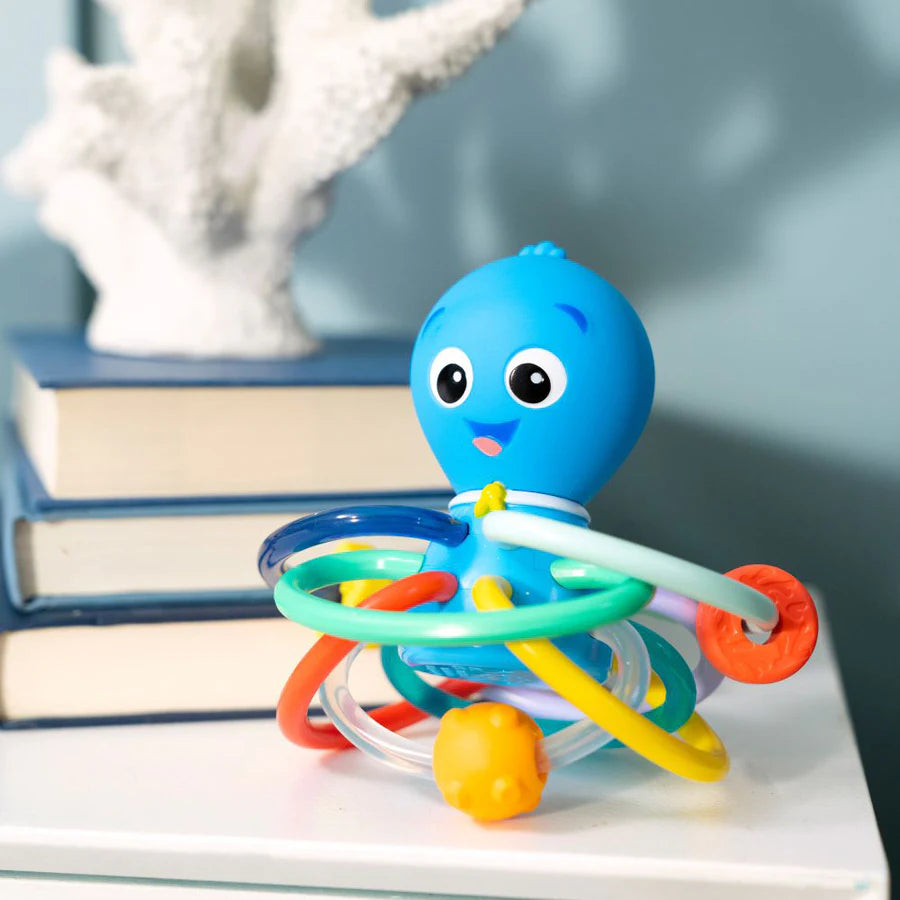 لعبة التسنين والخشخشة Shake & Soothe من Baby Einstein Opus لعبة التسنين والخشخشة Shake & Soothe من Baby Einstein Opus