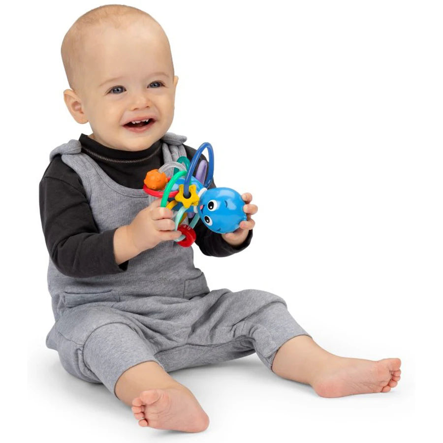 لعبة التسنين والخشخشة Shake & Soothe من Baby Einstein Opus لعبة التسنين والخشخشة Shake & Soothe من Baby Einstein Opus