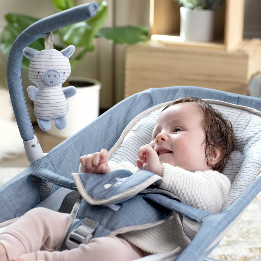 مقعد التدليك Happy Belly Rock-To-Bounce من Ingenuity - Chambray مقعد التدليك Happy Belly Rock-To-Bounce من Ingenuity - Chambray