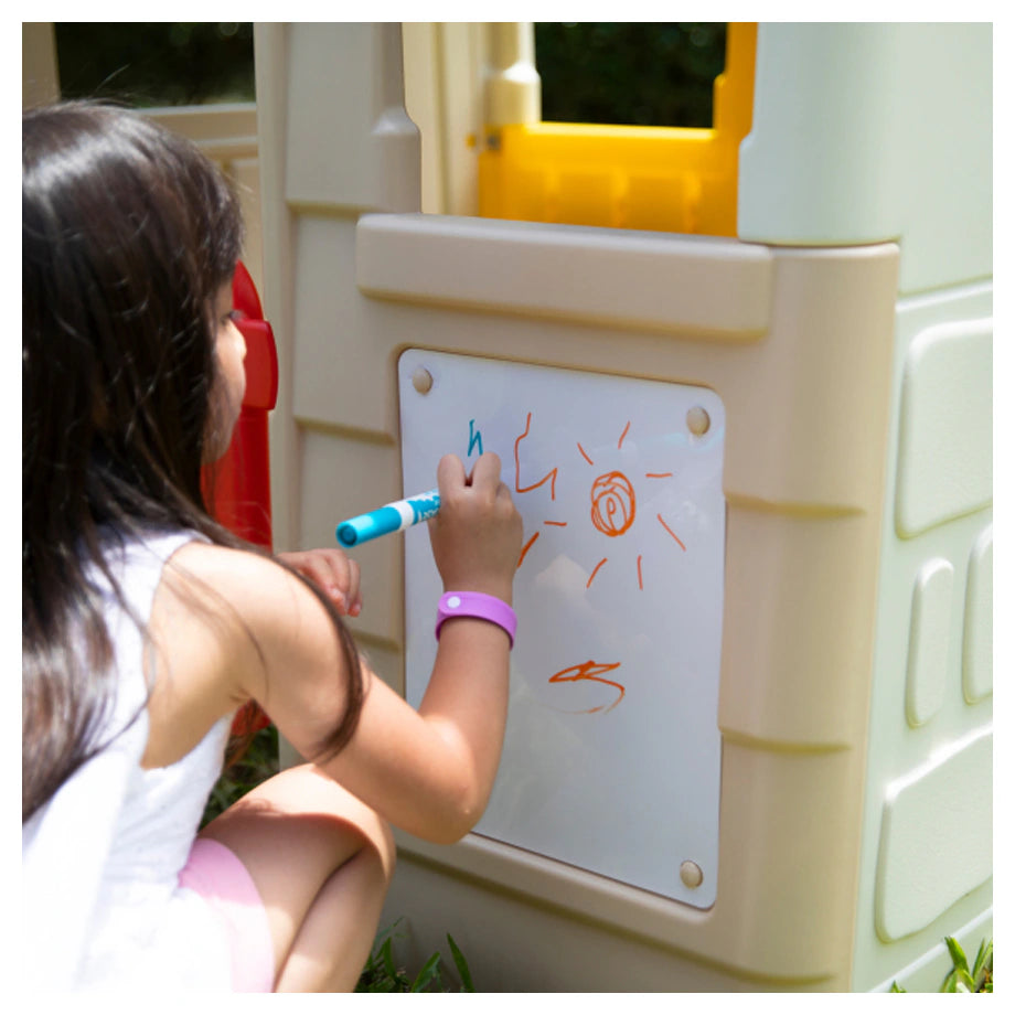 Grow'n Up 2-in-1 Pet Center & Playhouse Fun Indoor & Outdoor Play