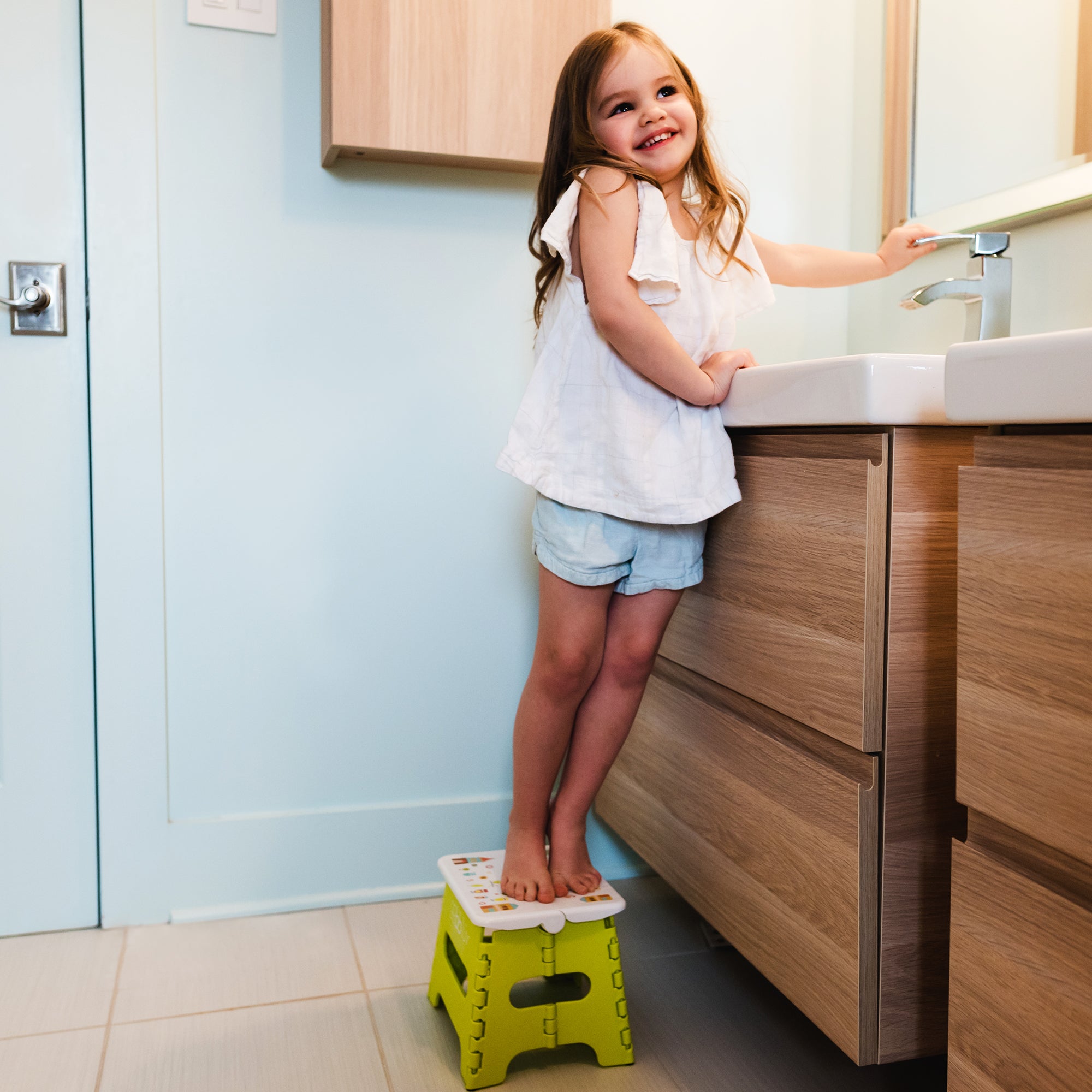 Bbluv Step - Foldable Step Stool (Lime) Bbluv Step - Foldable Step Stool (Lime)