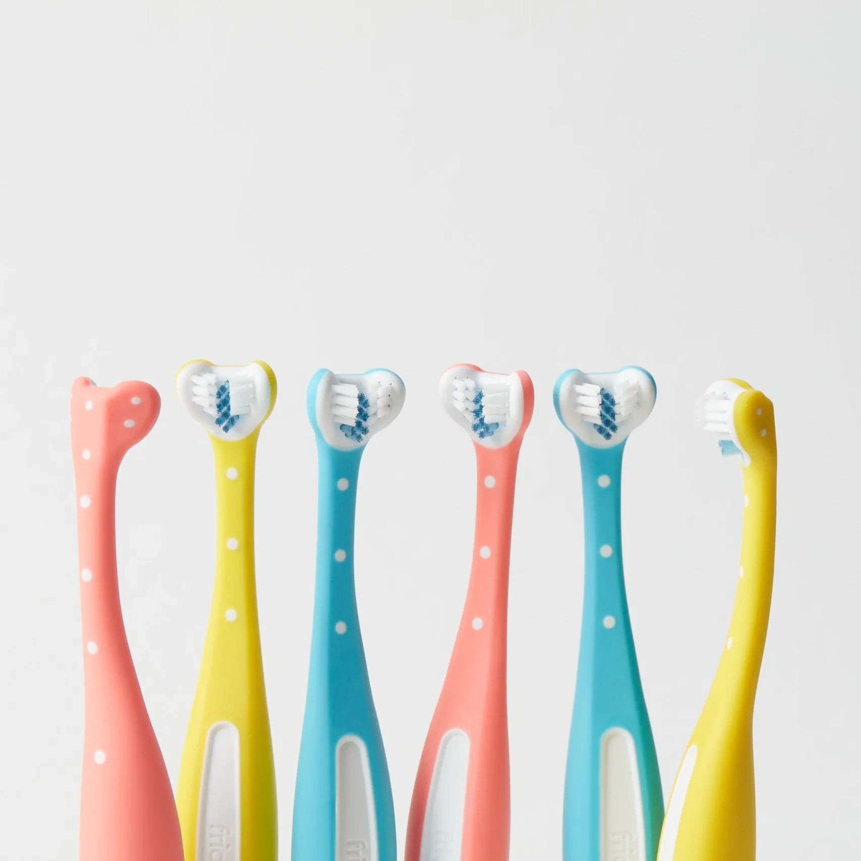 <tc>فريدابابي - فرشاة أسنان ثلاثية الزوايا للتدريب للأطفال الصغار (أصفر)</tc>
