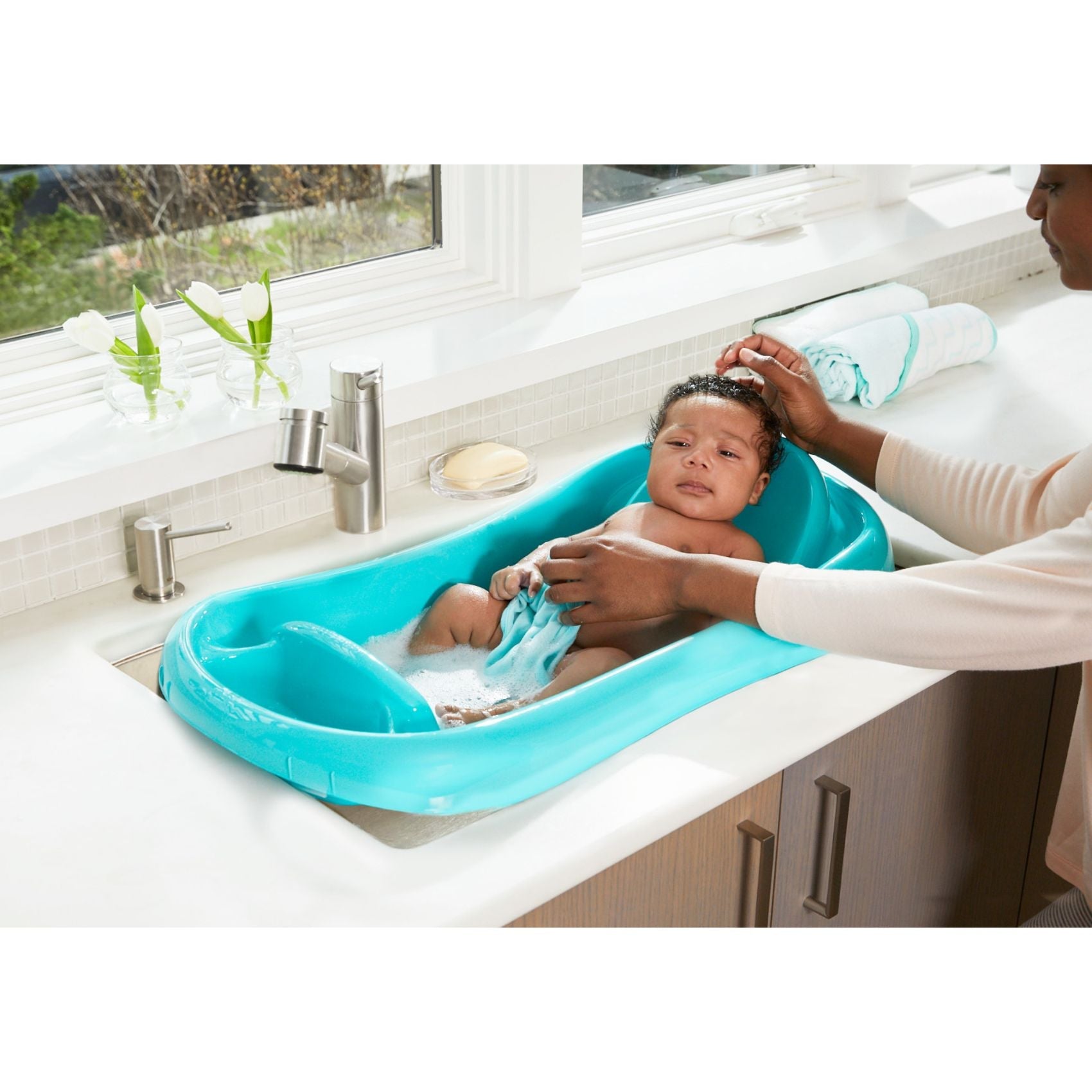 The First Years -Sure Comfort Tub (Blue/Whale Sling)