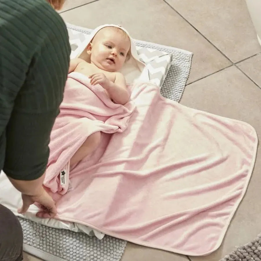 Tommee Tippee Splashtime Hug ‘N’ Dry Hooded Towel (Pink)