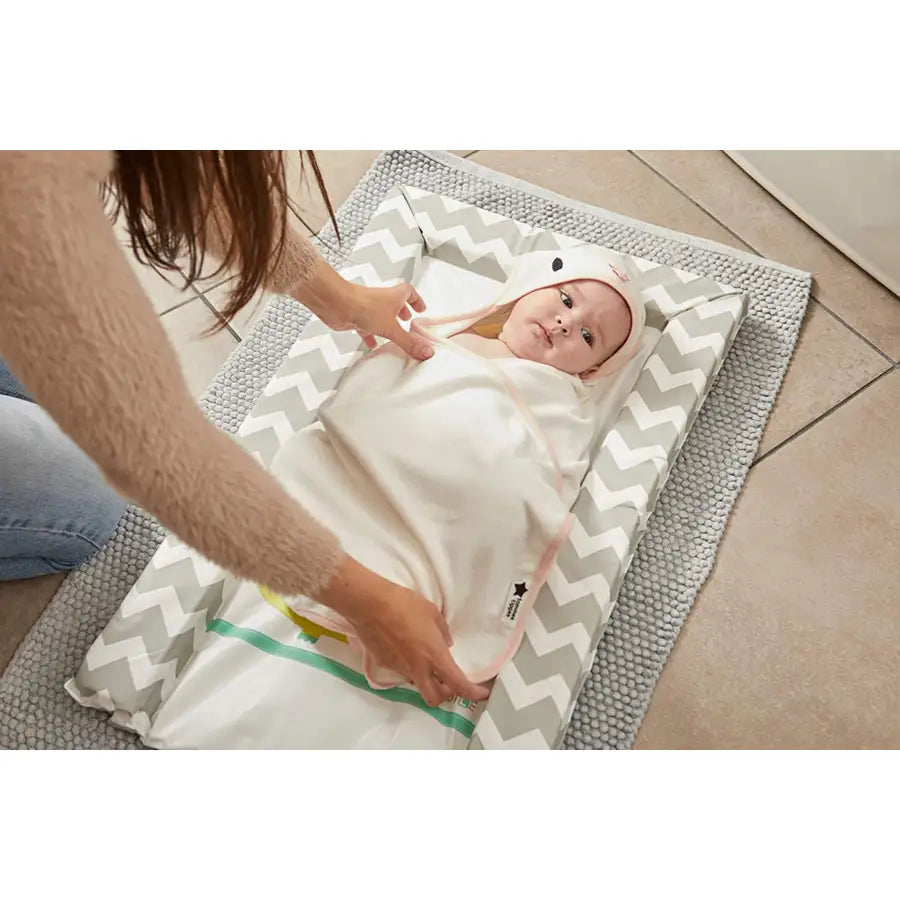 Tommee Tippee Splashtime Newborn Swaddle Dry Towel (Pink)