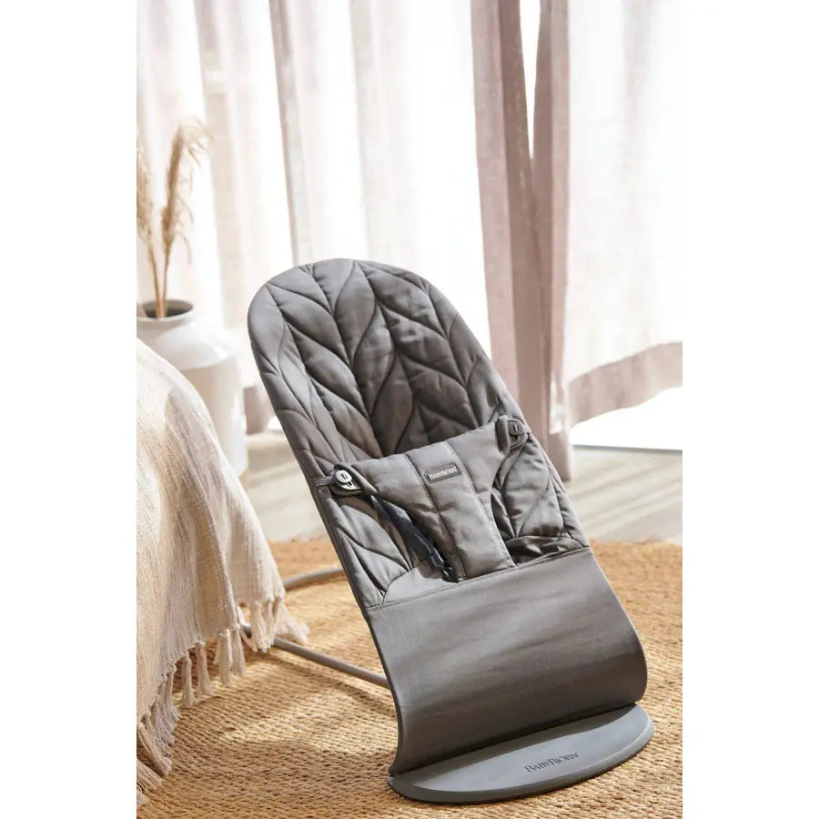 BabyBjörn Bouncer Bliss - Cotton, Petal Quilt (Anthracite)