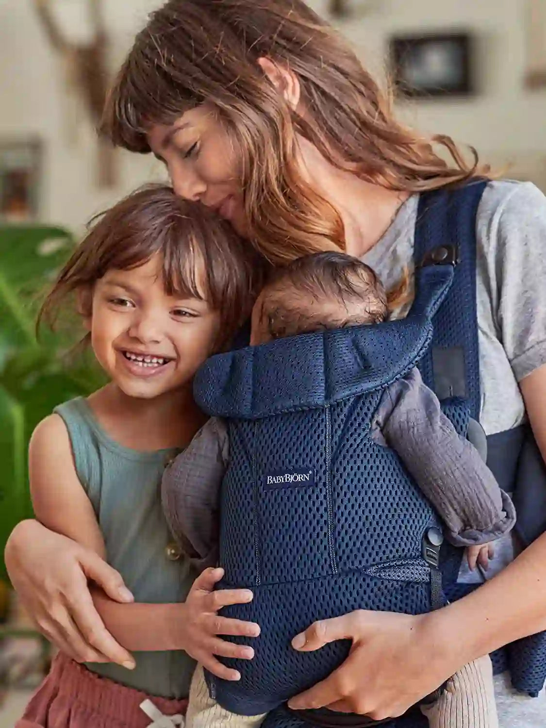 حاملة الأطفال Babybjorn - شبكة ثلاثية الأبعاد (أزرق داكن) حاملة الأطفال Babybjorn - شبكة ثلاثية الأبعاد (أزرق داكن)