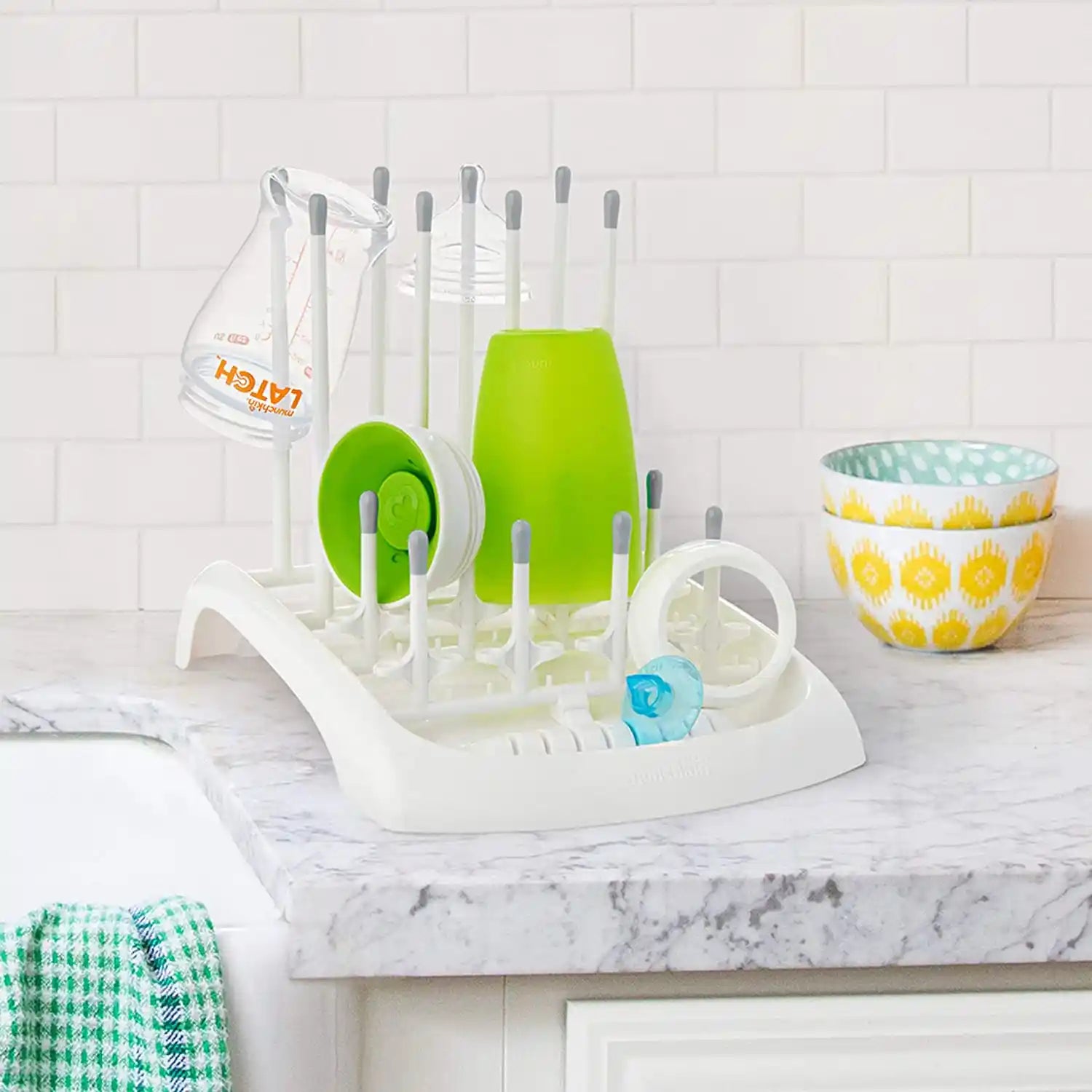 Munchkin Fold Bottle Drying Rack Munchkin Fold Bottle Drying Rack