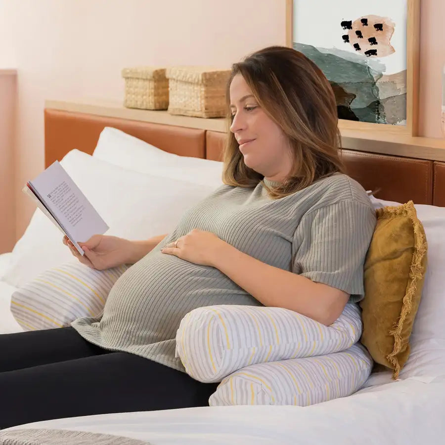 وسادة الحمل وحاضنة الأطفال من Mum2Me (خطوط رمادية/صفراء) وسادة الحمل وحاضنة الأطفال من Mum2Me (خطوط رمادية/صفراء)