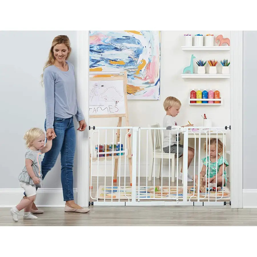 Regalo - Widespan Extra Wide Baby Gate (142 x 74 cm)