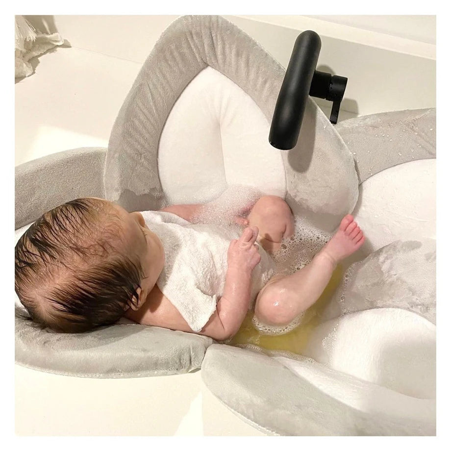 Blooming Bath Lotus with Snaps (Grey/White/Yellow)
