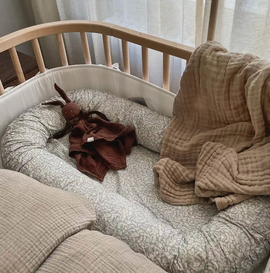 Elodie Baby Nest (Monkey Sunrise)