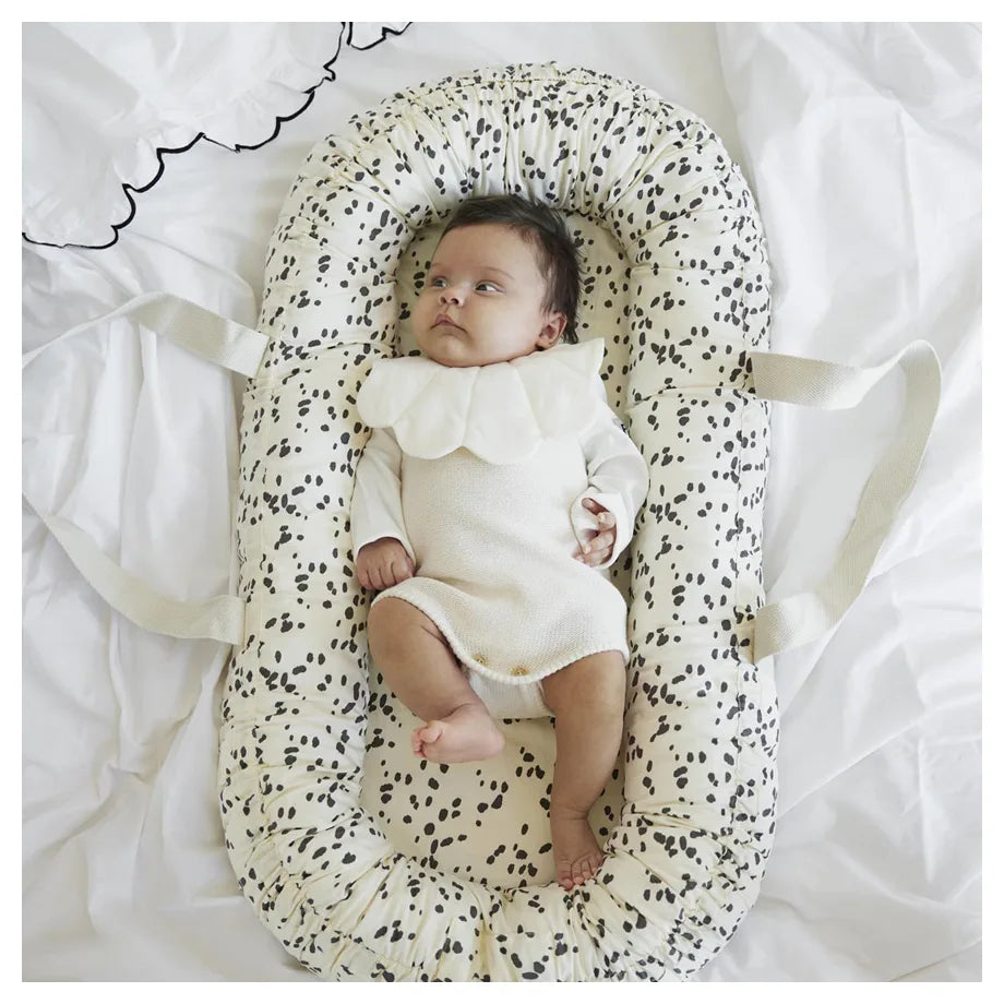 Elodie Baby Nest (Dalmatian Dots)