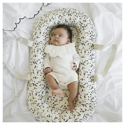 Elodie Baby Nest (Dalmatian Dots)