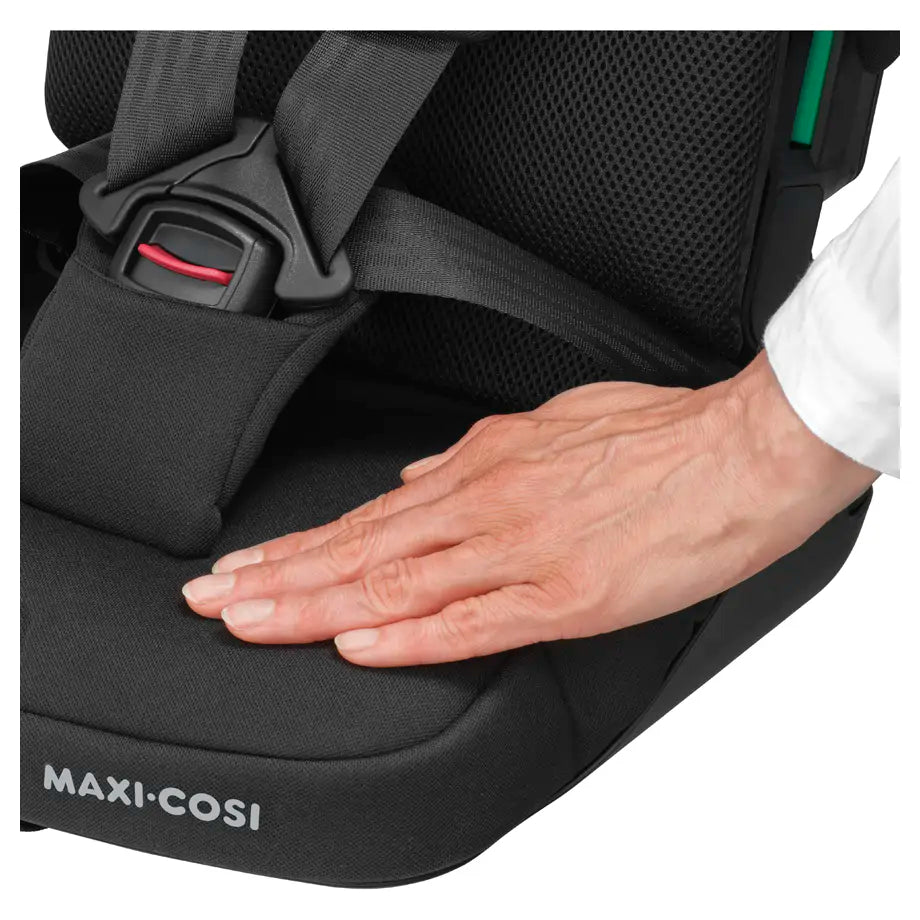 Maxi-Cosi Nomad Plus  I-Size Car Seat (Authentic Black)