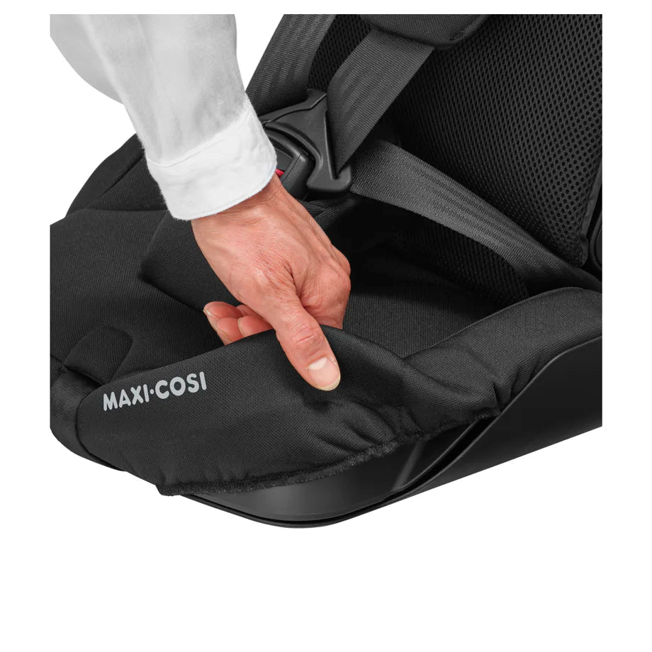 Maxi-Cosi Nomad Plus  I-Size Car Seat (Authentic Black)