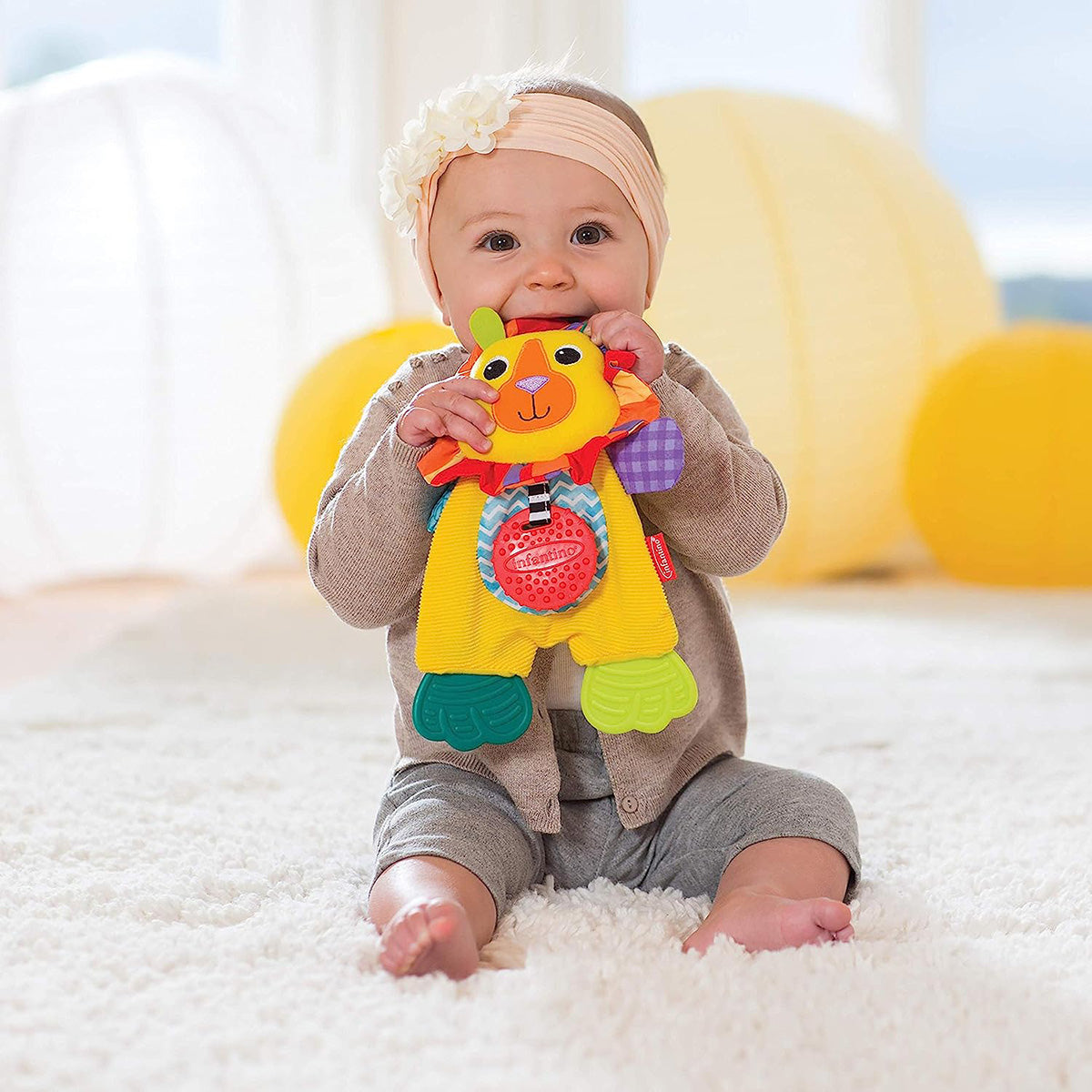 Infantino - Cuddly Teether - Lion