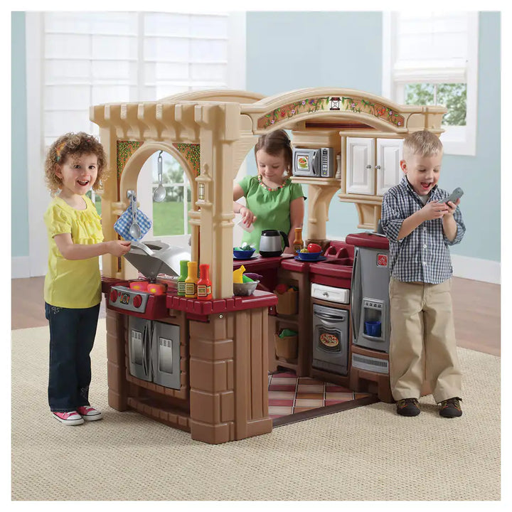 Step2 Grand Walk-In Kitchen & Grill