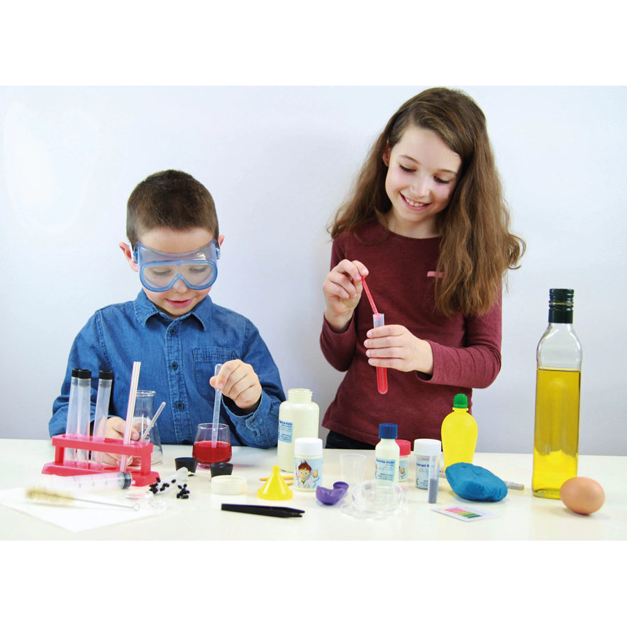 Buki France Chemistry 150 Experiments Kit