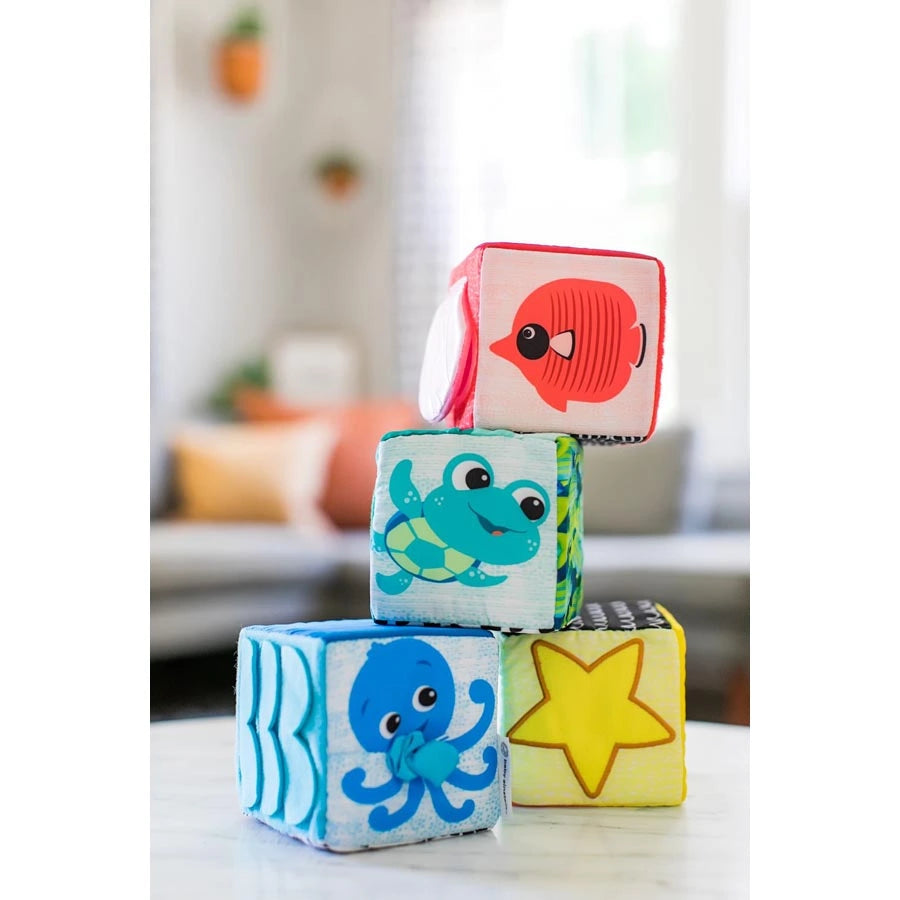 Baby Einstein Explore & Discover Soft Toy Baby Einstein Explore & Discover Soft Toy