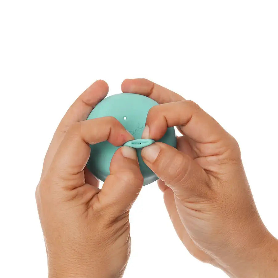أغطية صنبور قابلة لإعادة الاستخدام من السيليكون المرن من Boon Snug مع حاويات - للأولاد أغطية صنبور قابلة لإعادة الاستخدام من السيليكون المرن من Boon Snug مع حاويات - للأولاد