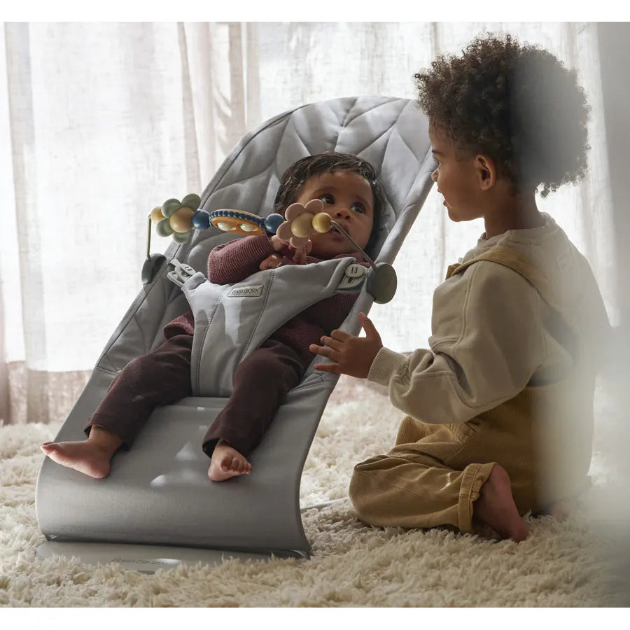 BabyBjörn Bouncer Bliss Woven, Petal Quilt (Light Grey) BabyBjörn Bouncer Bliss Woven, Petal Quilt (Light Grey)