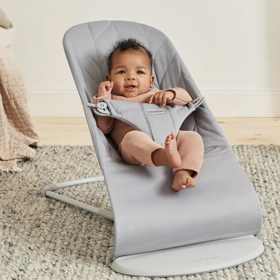 BabyBjörn Bouncer Bliss Woven, Petal Quilt (Light Grey) BabyBjörn Bouncer Bliss Woven, Petal Quilt (Light Grey)