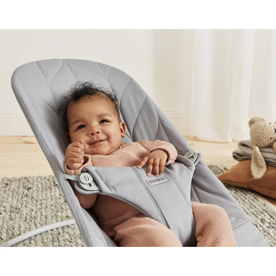 BabyBjörn Bouncer Bliss Woven, Petal Quilt (Light Grey) BabyBjörn Bouncer Bliss Woven, Petal Quilt (Light Grey)