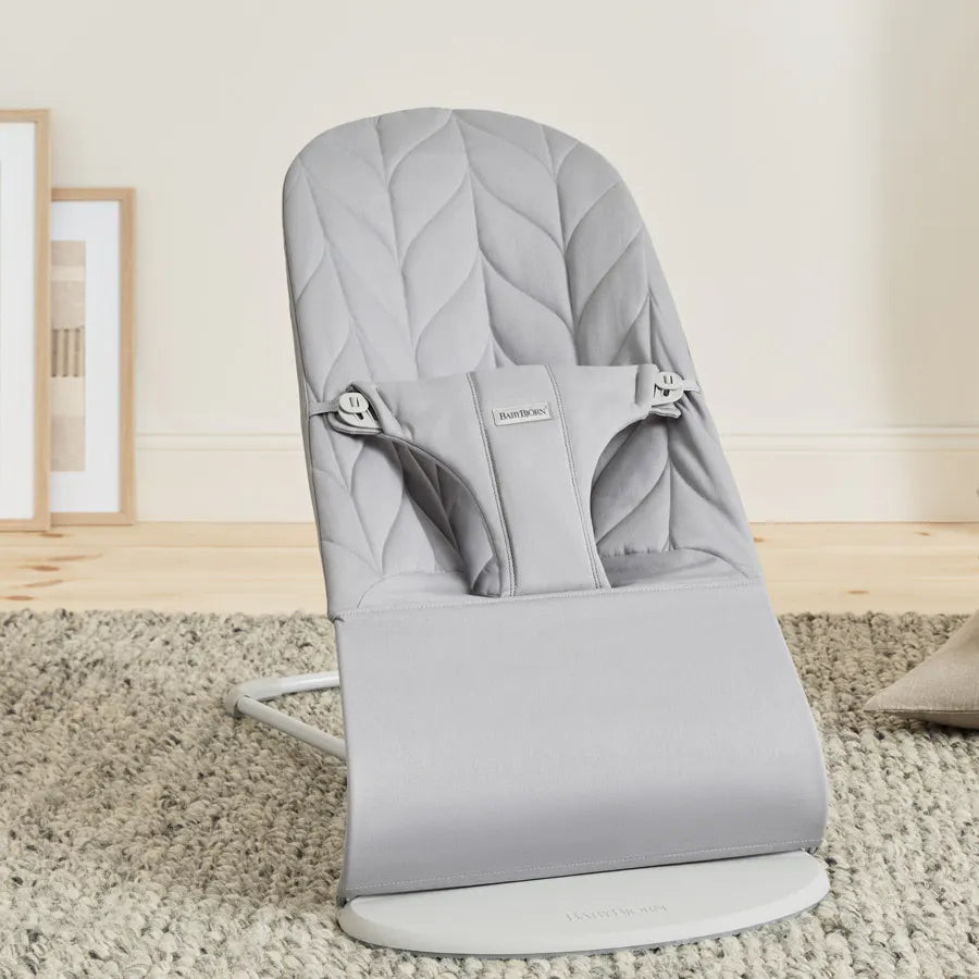 BabyBjörn Bouncer Bliss Woven, Petal Quilt (Light Grey) BabyBjörn Bouncer Bliss Woven, Petal Quilt (Light Grey)