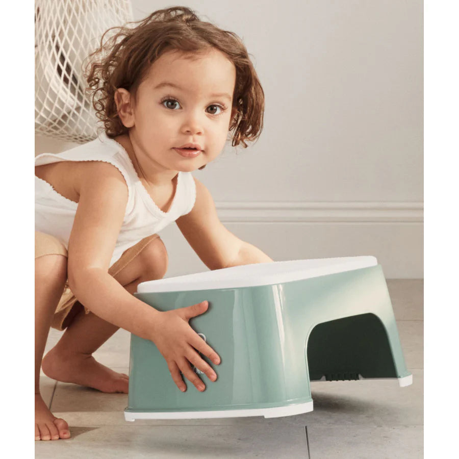 مقعد متدرج للأطفال من بيبي بيورن (أخضر غامق/أبيض) مقعد متدرج للأطفال من بيبي بيورن (أخضر غامق/أبيض)