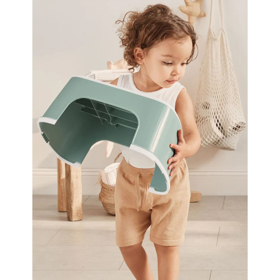 مقعد متدرج للأطفال من بيبي بيورن (أخضر غامق/أبيض) مقعد متدرج للأطفال من بيبي بيورن (أخضر غامق/أبيض)