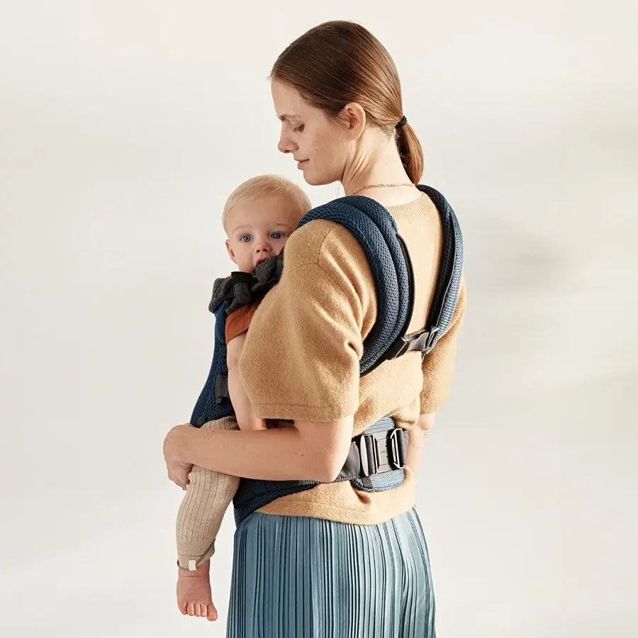 BabyBjörn حاملة الأطفال هارموني - شبكة ثلاثية الأبعاد (أزرق داكن) BabyBjörn حاملة الأطفال هارموني - شبكة ثلاثية الأبعاد (أزرق داكن)