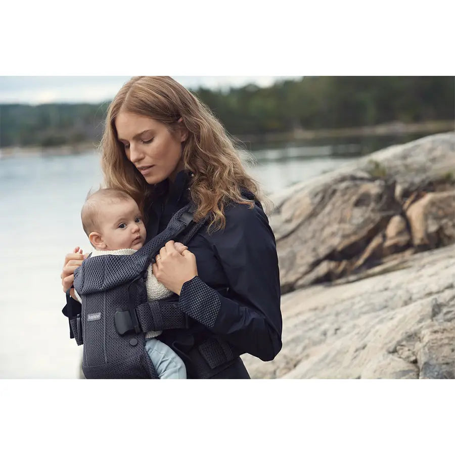 حاملة الأطفال BabyBjörn One Air، شبكة ثلاثية الأبعاد (أنثراسايت) حاملة الأطفال BabyBjörn One Air، شبكة ثلاثية الأبعاد (أنثراسايت)