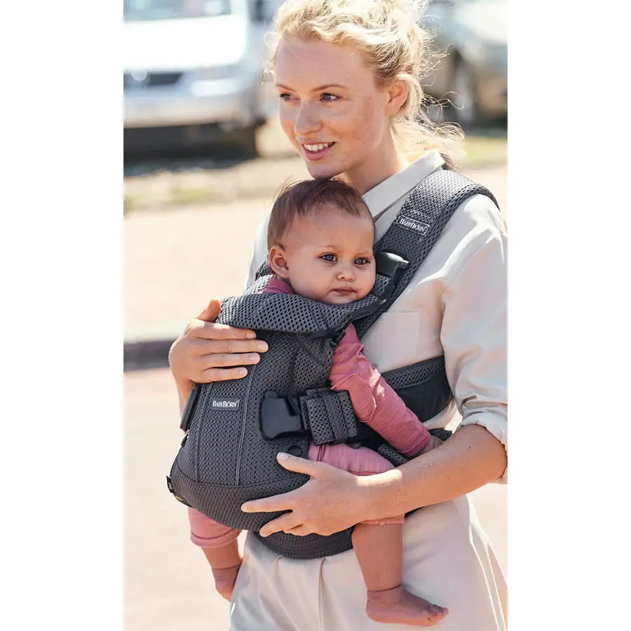 حاملة الأطفال BabyBjörn One Air، شبكة ثلاثية الأبعاد (أنثراسايت) حاملة الأطفال BabyBjörn One Air، شبكة ثلاثية الأبعاد (أنثراسايت)