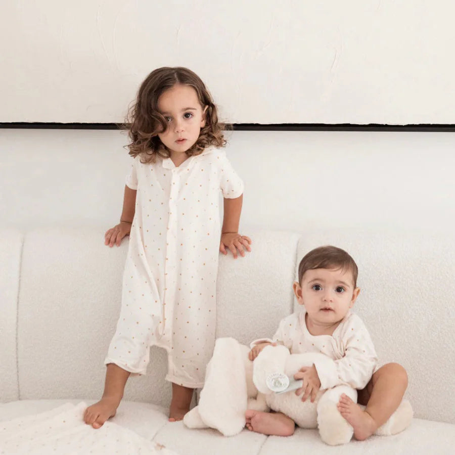بدلة قميص Elli Junior من الخيزران بنقاط ذهبية بدلة قميص Elli Junior من الخيزران بنقاط ذهبية
