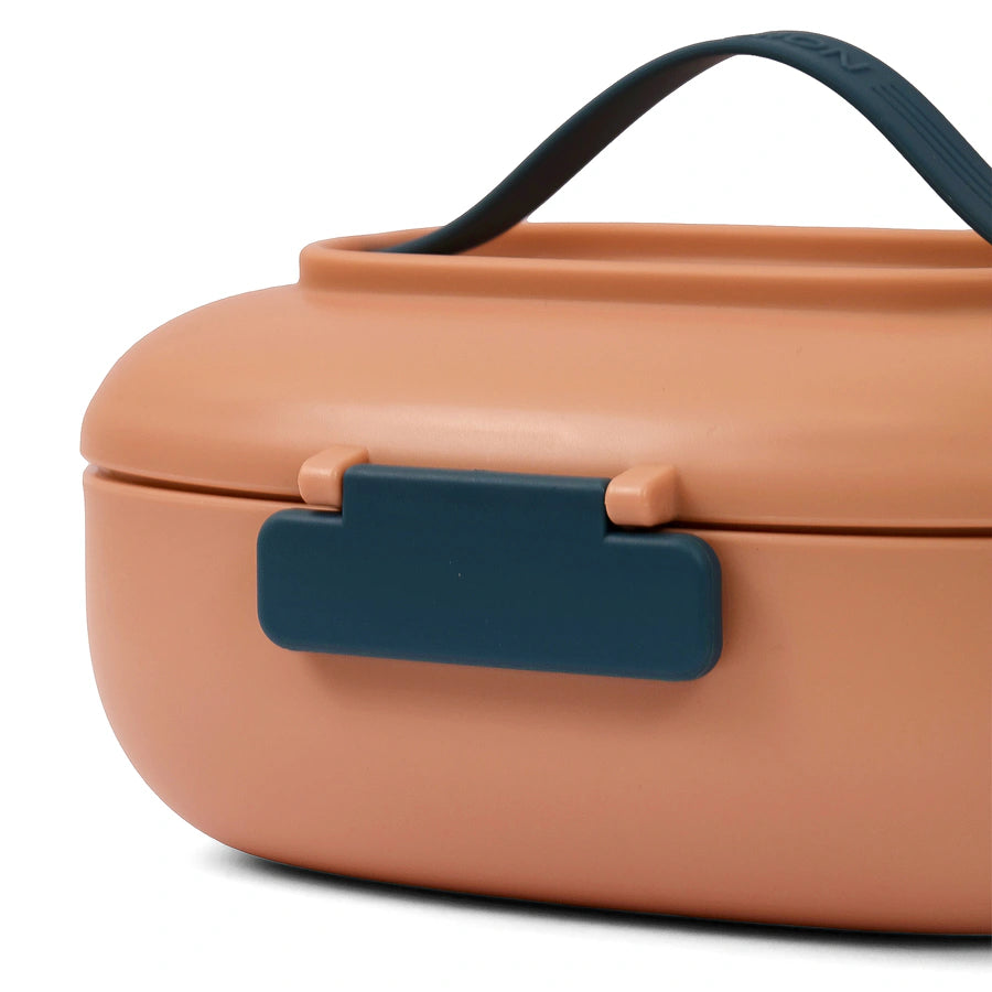 صندوق غداء إيزي كيدز 850 مل (وردي) صندوق غداء إيزي كيدز 850 مل (وردي)