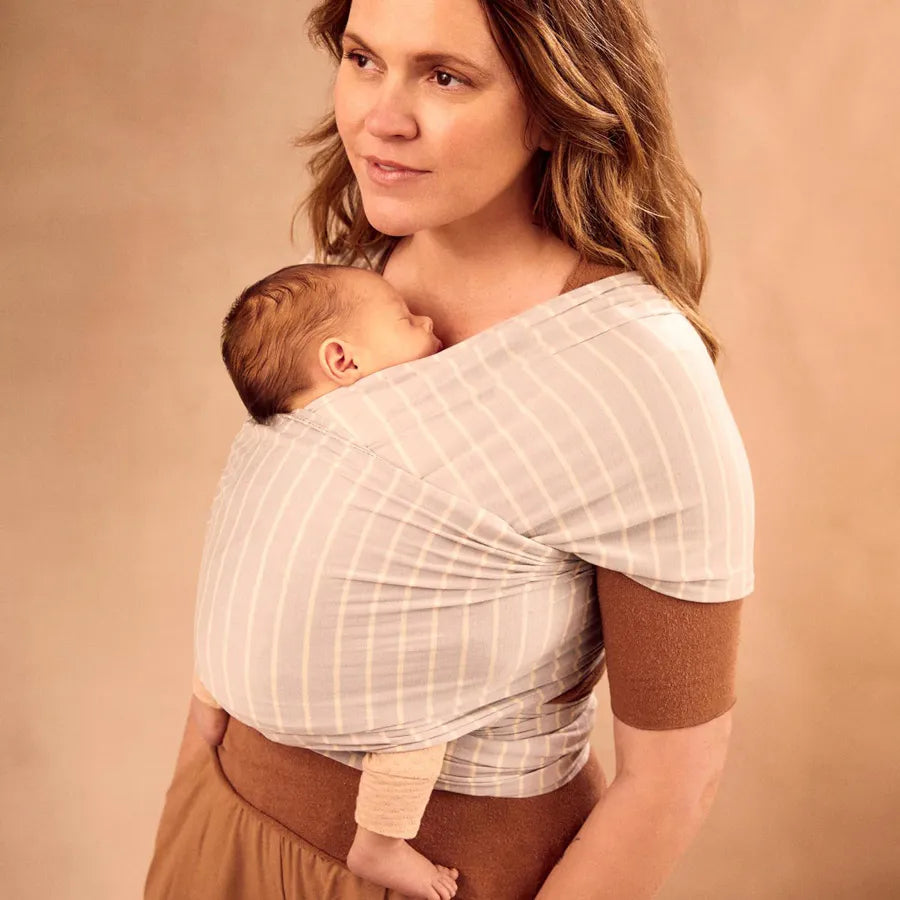 لفافة أطفال محبوكة من Ergobaby Aura من مصادر مستدامة (أسود ناعم) لفافة أطفال محبوكة من Ergobaby Aura من مصادر مستدامة (أسود ناعم)