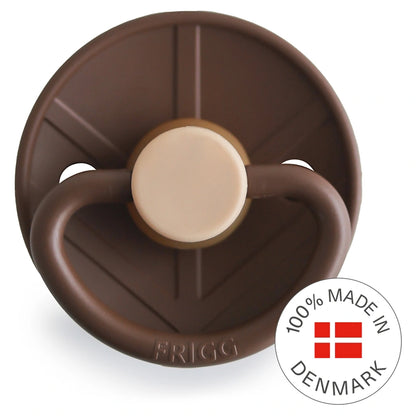 FRIGG Little Viking Latex Baby Pacifier Size 1 (0–6 Months) 1-Pack (Pack Bjorn Cocoa)