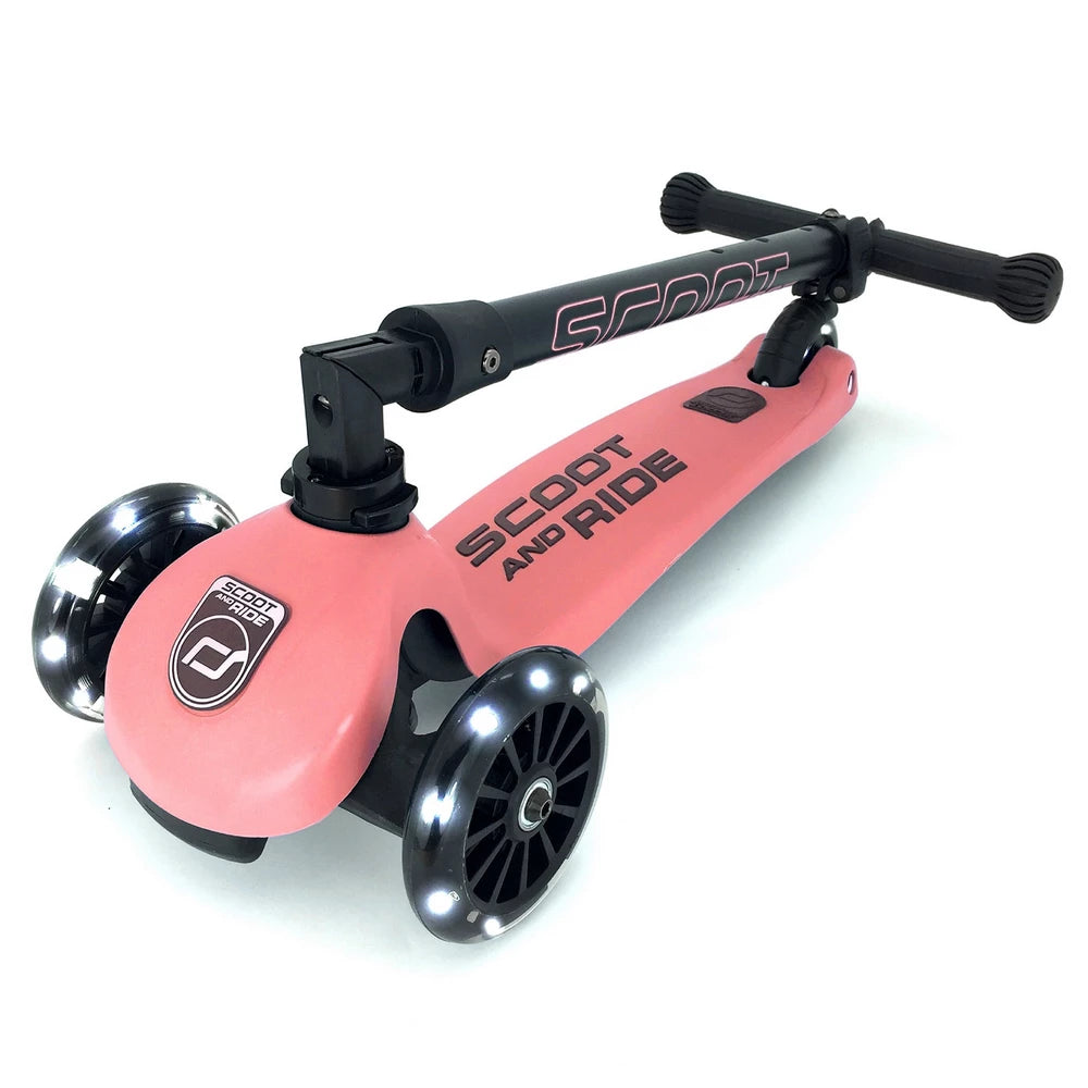 سكوتر Scoot & Ride Highwaykick 3 LED (خوخي) سكوتر Scoot & Ride Highwaykick 3 LED (خوخي)