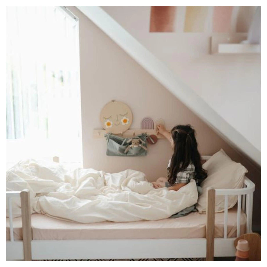 Mushie Crib Pocket (Rainbow)