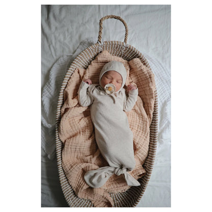 Mushie Ribbed Baby Bonnet (Ivory)