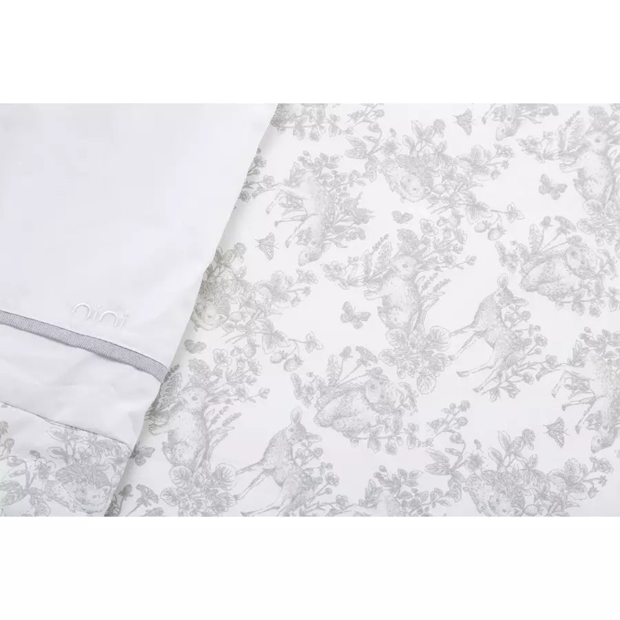 ملاءة سرير نيني المجهزة (رمادية) ملاءة سرير نيني المجهزة (رمادية)