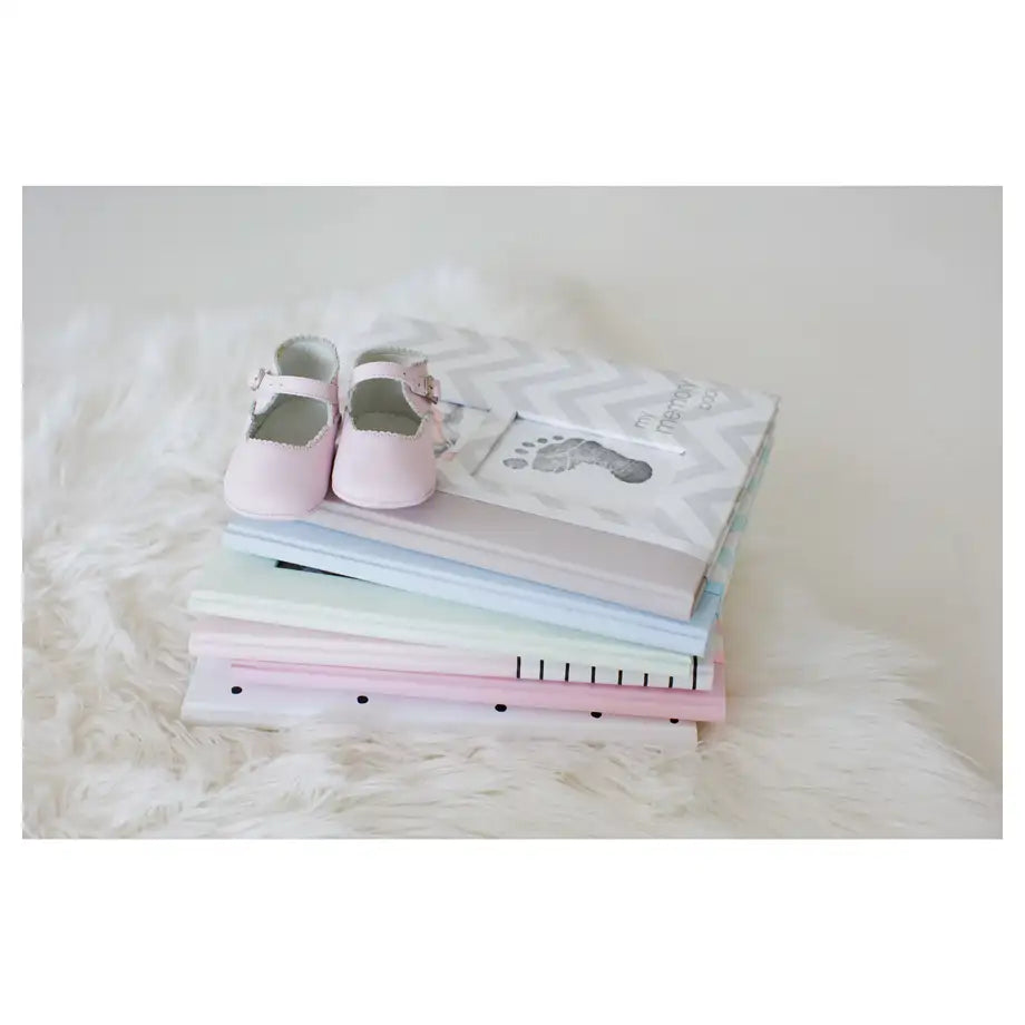 Pearhead Chevron Baby Book (Grey)
